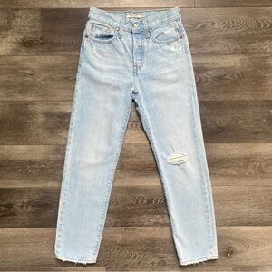 Levi’s Wedgie Straight Leg Light Wash Jeans Size 24
